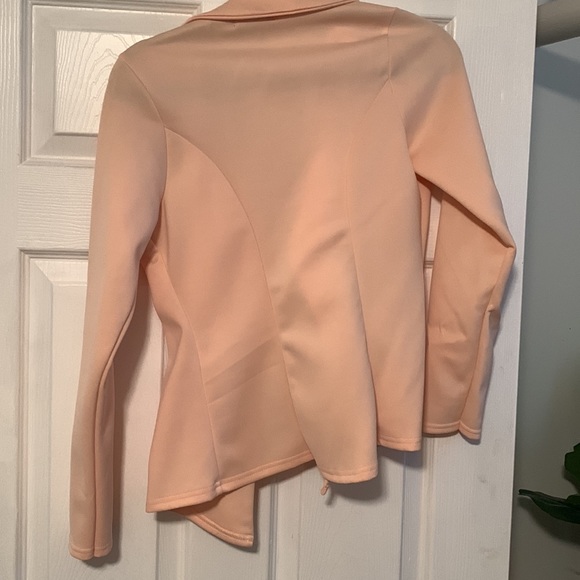 Blazer - Picture 4 of 4